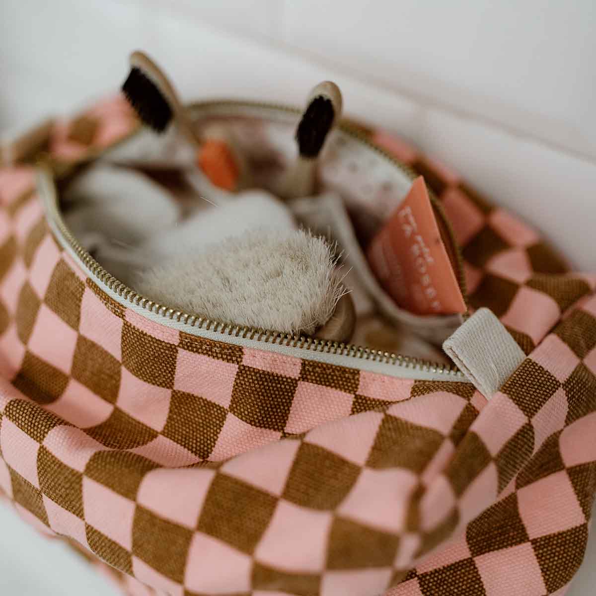 Rose in April - VIC TOILETRY BAG CHECKERBOARD STRAWBERRY
