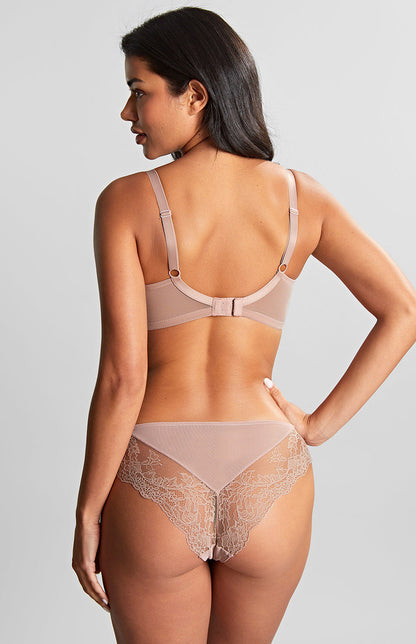 Panache: Brazilian Ana