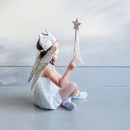 MIMI & LULA Floral Wand