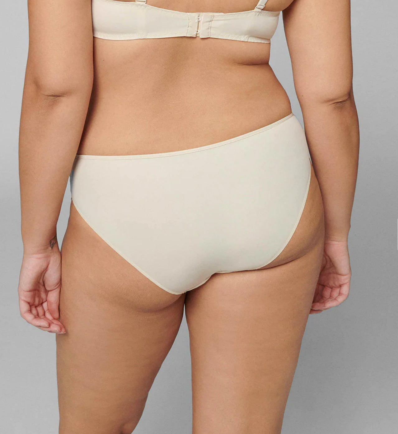 Simone Pérèle: Saga Brief Topaz Beige