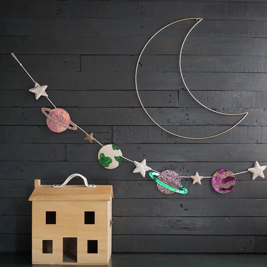 Mimi and Lula Planet Garland