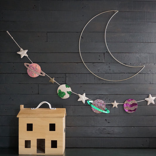 MIMI & LULA Fabulous Planet Garland